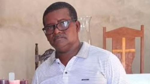 Segundo a família, homem de 53 anos caiu em um tanque de cinzas após a escada de acesso à caldeira quebrar