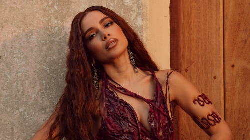Cantora Anitta