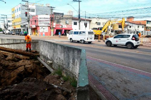 Ponte que faz ligação entre as ruas Jorge Risk, no bairro Praia das Gaivotas, e Leila Diniz, no bairro Ilha dos Bentos, em Vila Velha