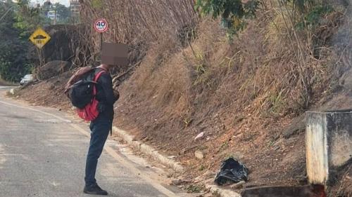 O caso foi flagrado no bairro Colatina Velha, na tarde de quinta-feira (16), durante o atendimento de uma ocorrência de incêndio