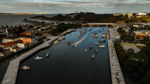 Parte da nova orla do Canal de Camburi, na Praia do Canto, foi inaugurada