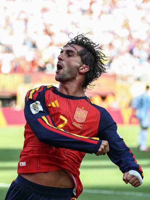 Ferran Torres foi o herói do título espanhol