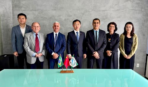 Comitiva chinesa que fez uma visita oficial a Jaguaré em 2025
