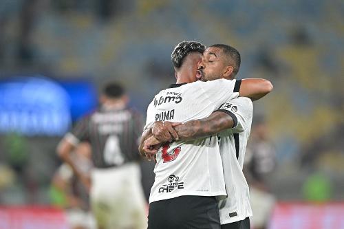 Vasco vence Fluminense e avança para as quartas da Copa do Brasil