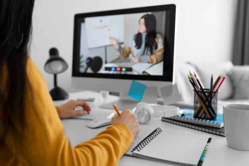 Opção para fazer curso de qualificação sem sair de casa