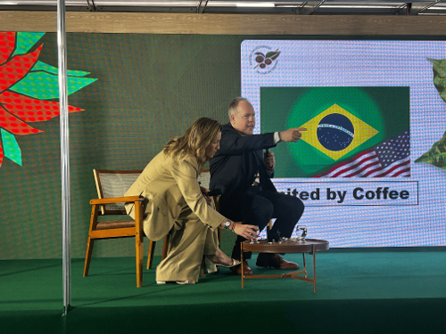Bill Murray, presidente da Associação Nacional do Café dos EUA, durante o Vitória Coffee Summit 2026