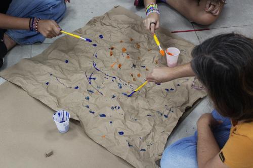 O projeto artístico-cultural Acervo das Emoções consiste numa residência artística gratuita voltada para crianças de 09 a 13 anos.