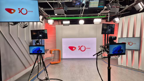 Estúdio dos telejornais TV Gazeta, afiliada da Globo no Espírito Santo, que completa 50 anos em 2026