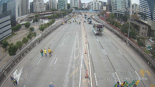 Terceira Ponte fechada por manifestantes