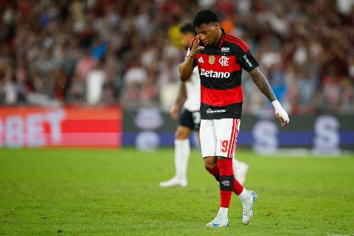 Gonzalo Plata é cortado de amistosos do Equador por lesão e preocupa Flamengo em 'decisões'