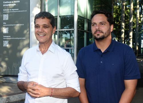 O candidato ao Governo do ES, Ricardo Ferraco e seu vice, Camillo Neves, durante coletiva pós término do primeiro turno das eleições