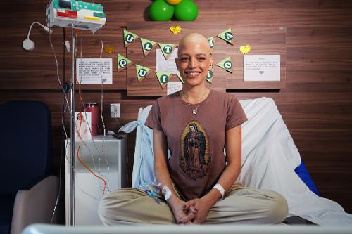 A empresária, Rayane Veloso, 36 anos, luta contra um cancêr.