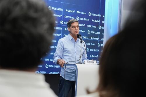 O candidato ao governo do Espírito Santo, Ricardo Ferraço, compareceu ao debate, mas Lorenzo Pazolini não