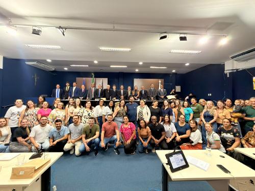 Professores estiveram na sessão da Câmara de Colatina que aprovou o benefício de R$ 200