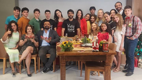 Com humor e ironia, série apresenta os segredos e as rivalidades de uma família tradicional durante o Natal