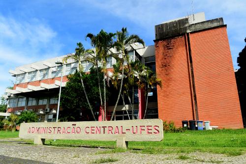 Prédio da administração central da Universidade Federal do Espírito Santo (Ufes)