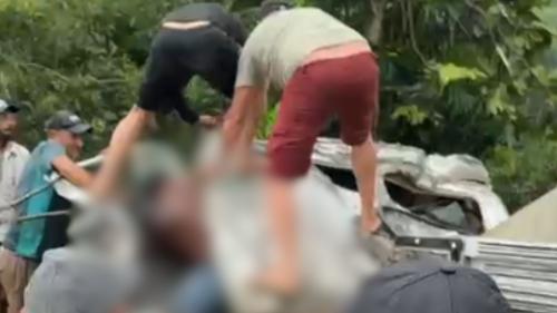 O acidente aconteceu nas proximidades da comunidade de Ebenezer, na zona rural do município