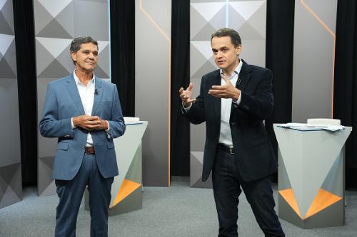Os candidatos ao Governo do ES Ricardo Ferraço e Lorenzo Pazolini durante o debate da TV Gazeta