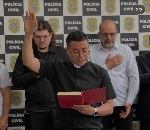 Padre José Carlos Ferreira da Silva abençoa as novas instalações da 7ª Delegacia Regional de Polícia Judiciária