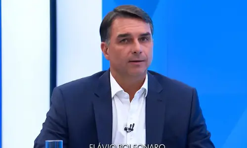 Flavio Bolsonaro votou no rio de janeiro