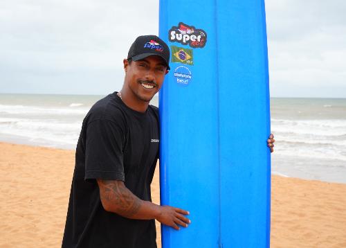 Alexandre Escobar, surfista capixaba