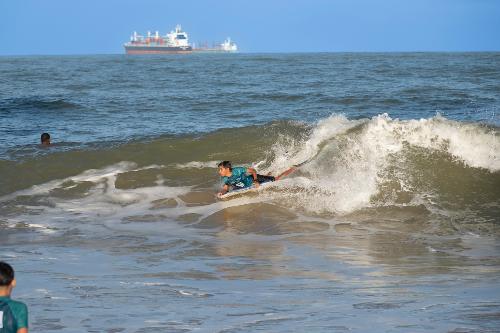 Instituto Viva Vida disponibiliza vagas para aulas gratuitas de bodyboarding na Serra