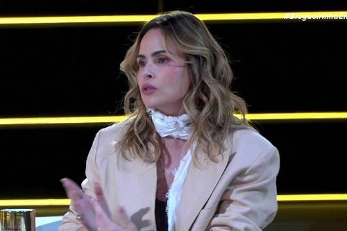 Ana Paula Renault é a primeira entrevistada no novo programa de entrevistas de Blogueirinha