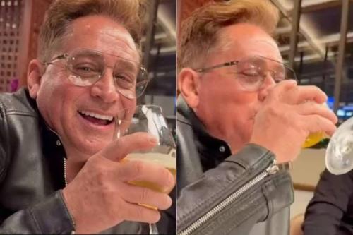 Leonardo encerra o período de abstinência e aparece novamente com um copo de cerveja na mão