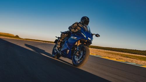 Yamaha R7