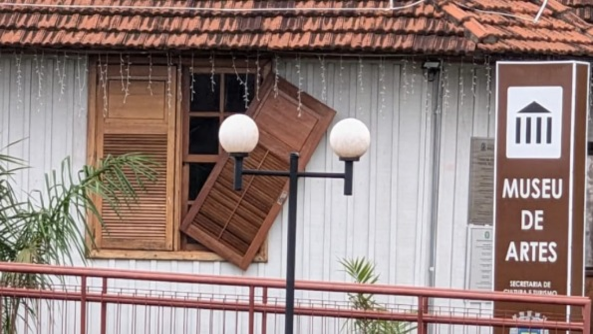 Museu Municipal de Rolândia fecha para reparos após chuva